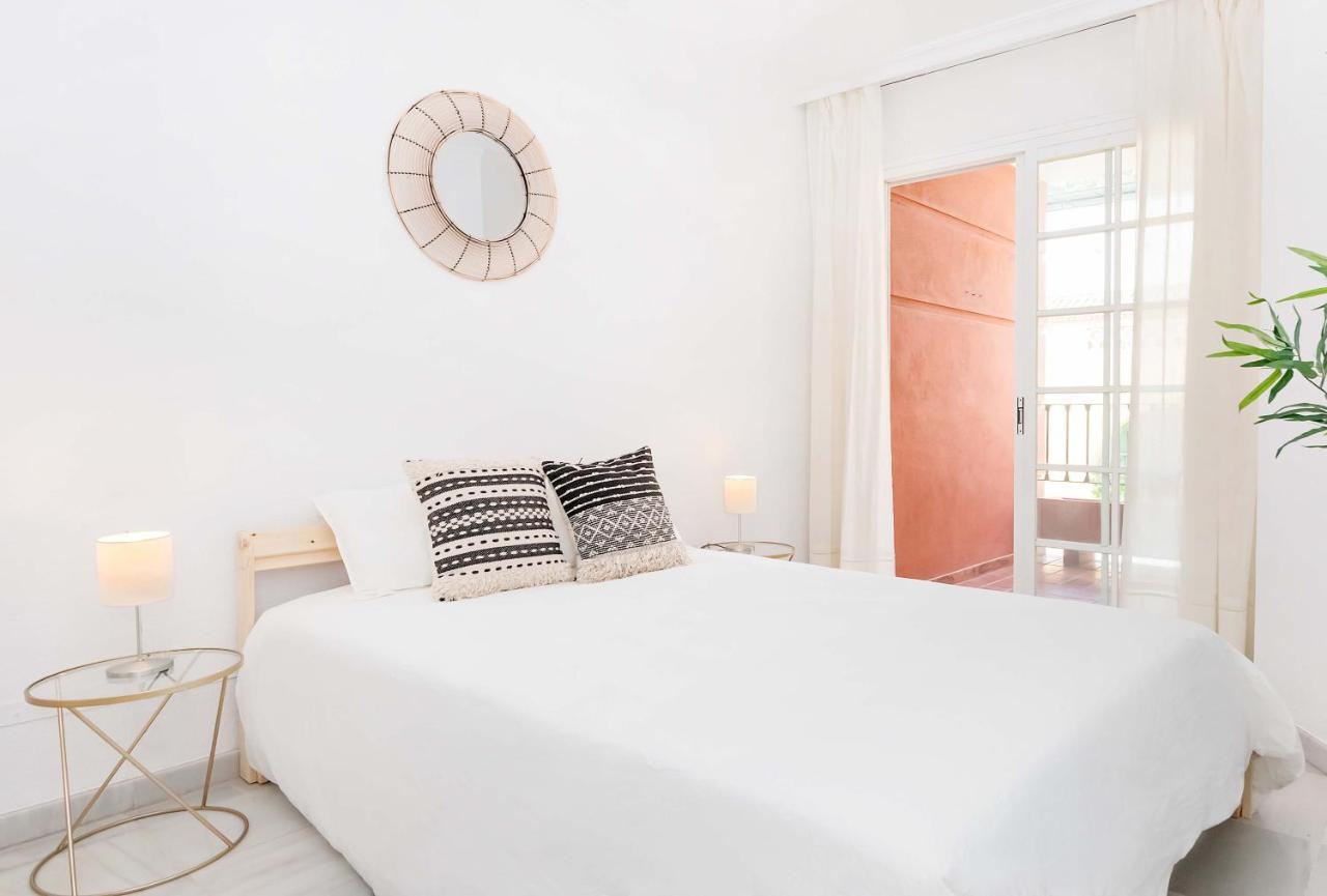 Bhost - La Maestranza Apartment Malaga Exterior photo
